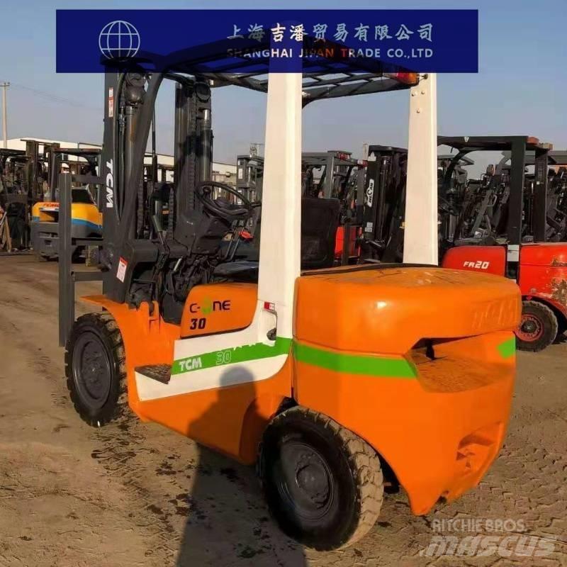 TCM FD 30 شاحنات الديزل