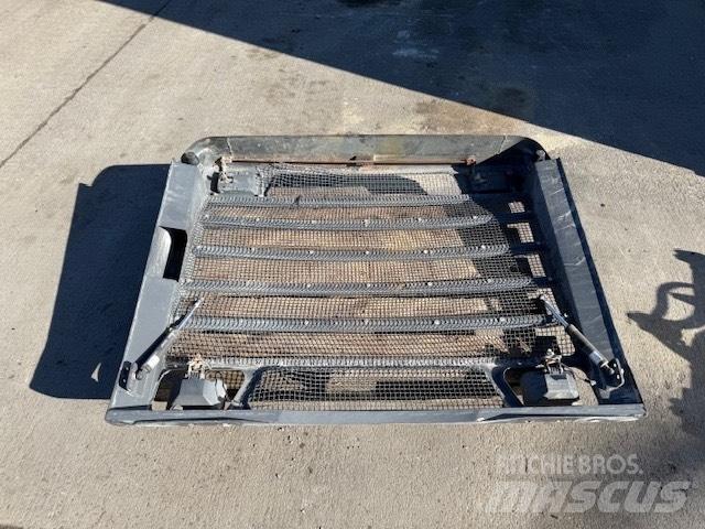 Doosan DL 400 OSŁONA الشاسيه والتعليق