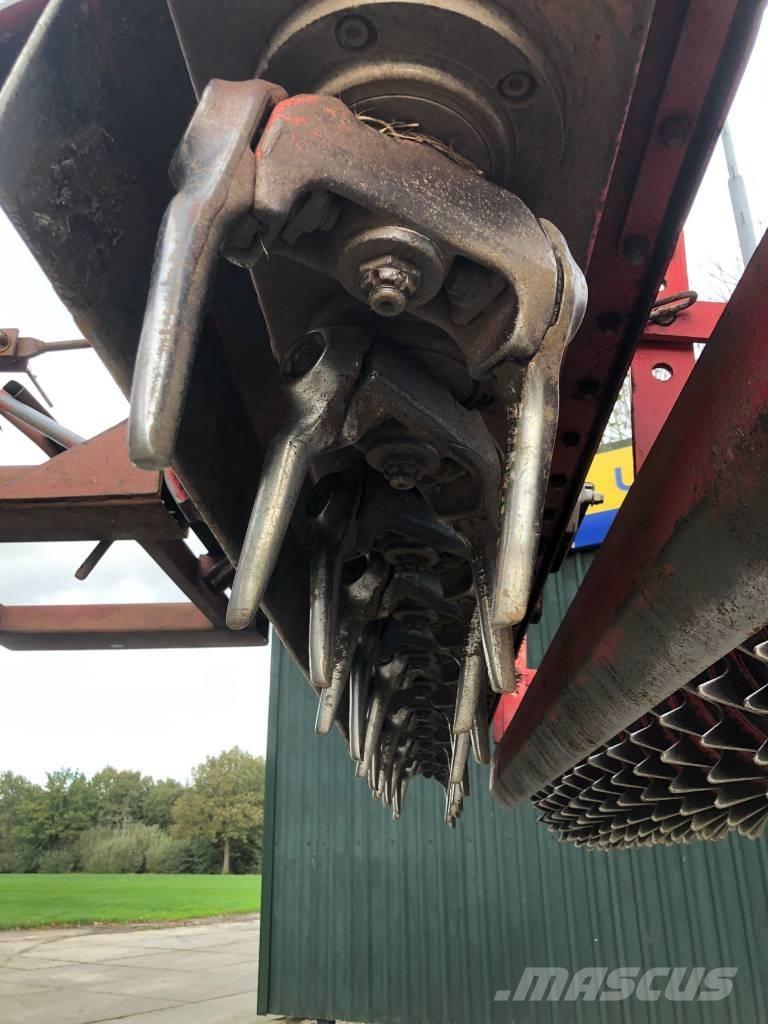 Lely 300-35 الكاسحات وقلابات التربة ذات المحركات