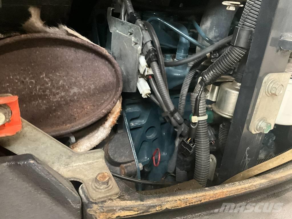 Kubota U 27-4 حفارات صغيرة أقل من 7 طن (حفارات صغيرة)