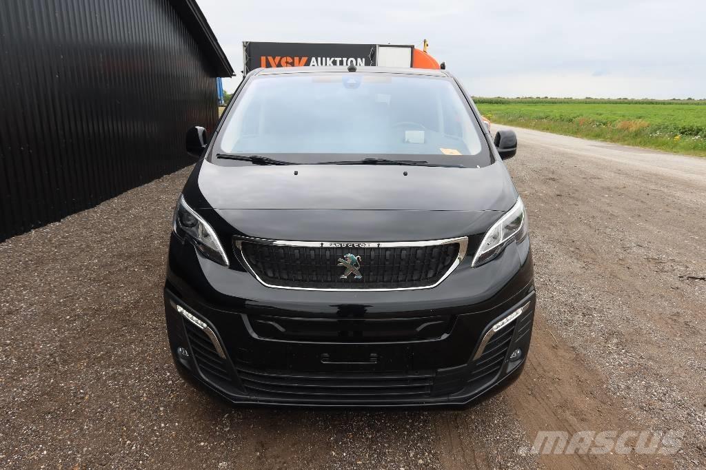 Peugeot E-Traveller سيارات