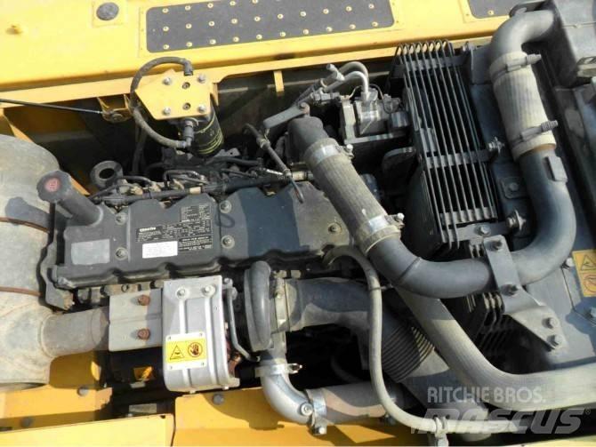 Komatsu pc200-8 حفارات زحافة