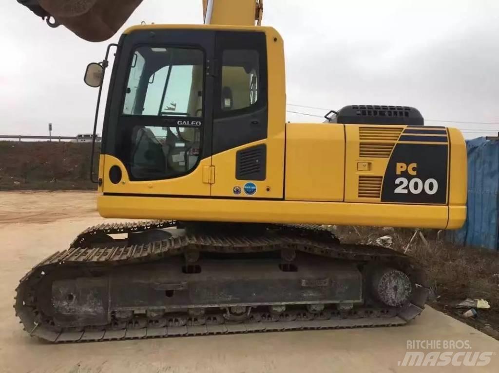 Komatsu pc200-8 حفارات زحافة