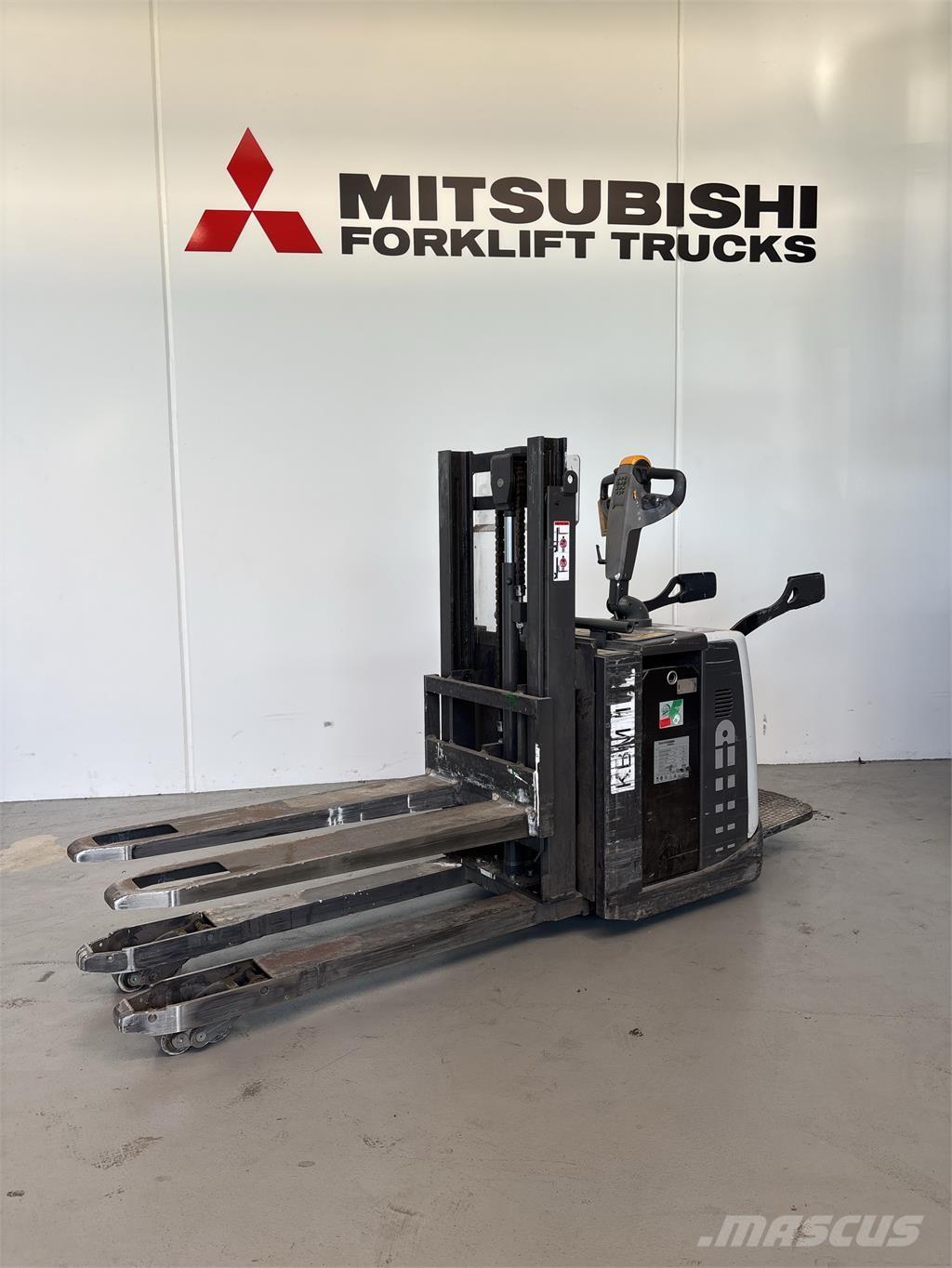 UniCarriers PDP200 شاحنات مناولة ذاتية الدفع