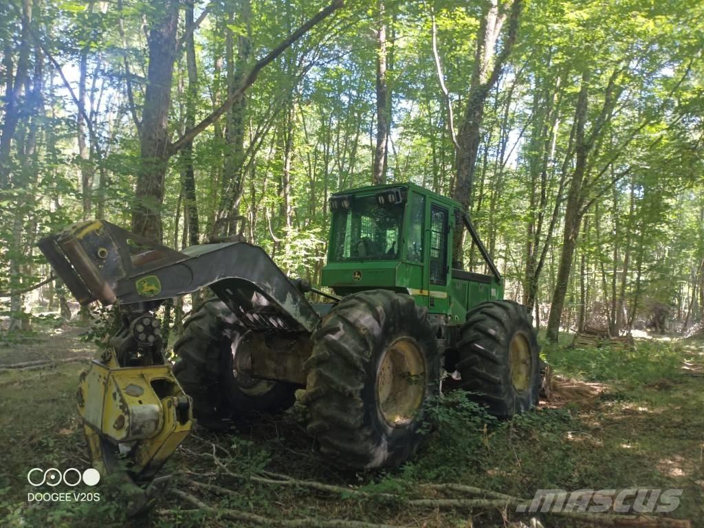 John Deere 548 G III ساحبات الأشجار