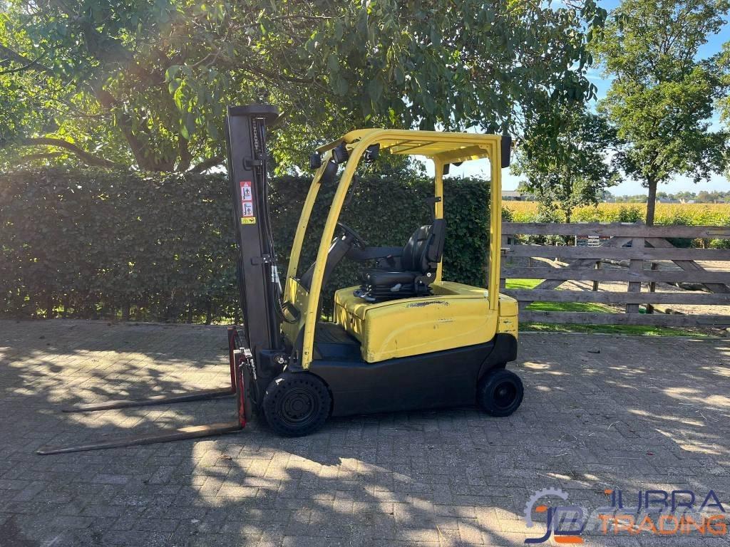 Hyster J1.6XN شاحنات ذات رافعات شوكية تعمل بالكهرباء