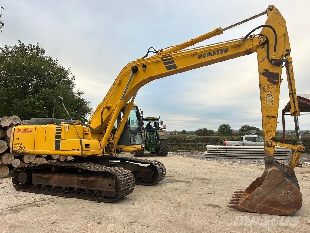 Komatsu PC 210-6K حفارات زحافة