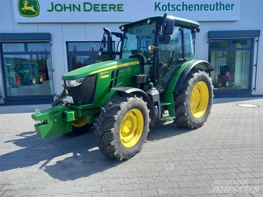 John Deere 5100M الجرارات