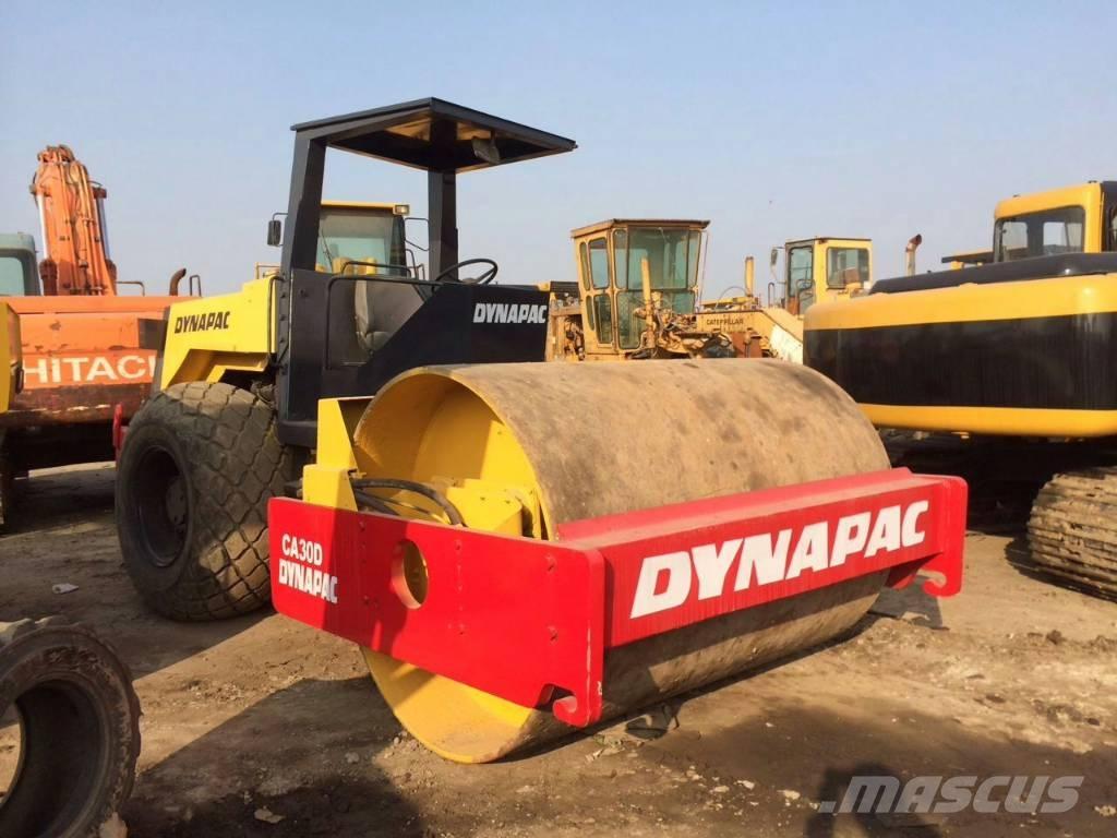 Dynapac CA 30 D مداحل أحادية الأسطوانة