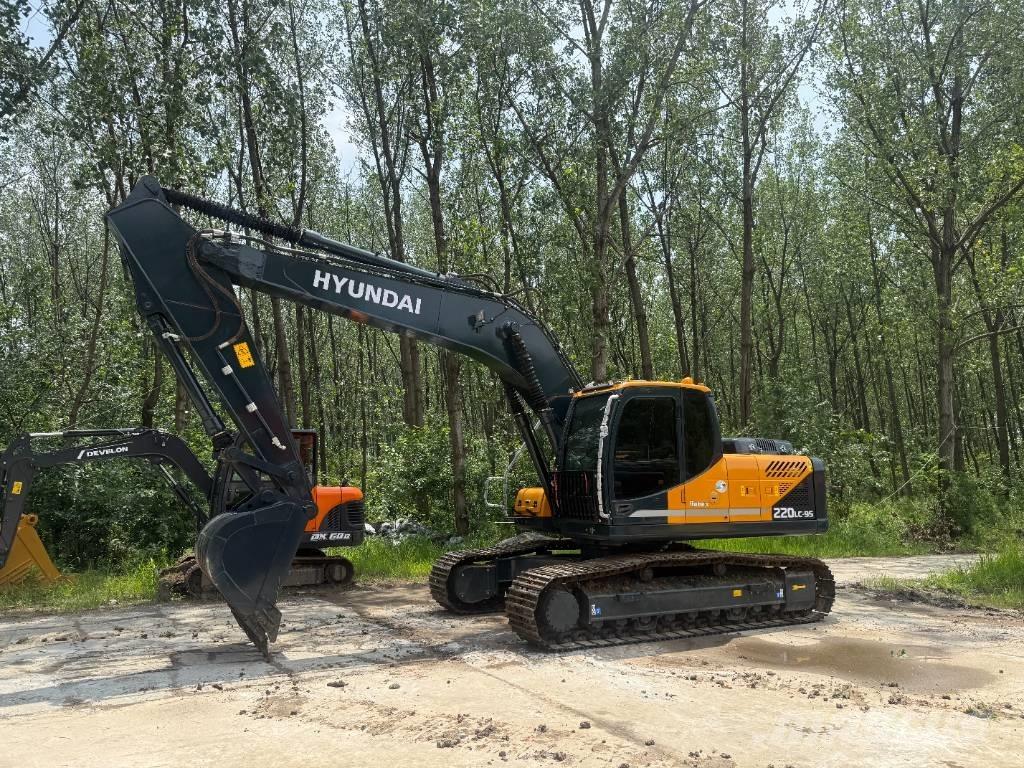 Hyundai R220LC-9S حفارات زحافة