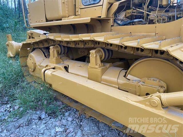 CAT D7G بلدوزرات مجنزرة