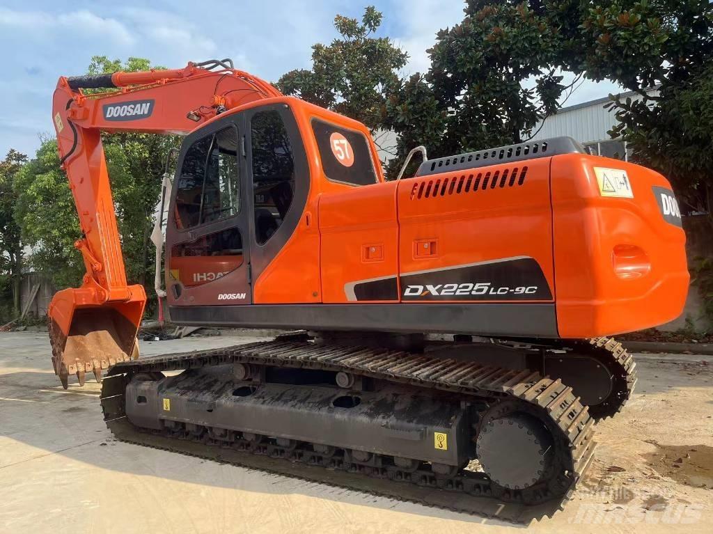 Doosan DX 225LC-9C حفارات زحافة