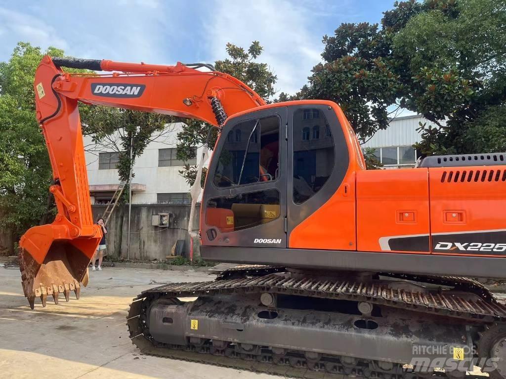 Doosan DX 225LC-9C حفارات زحافة