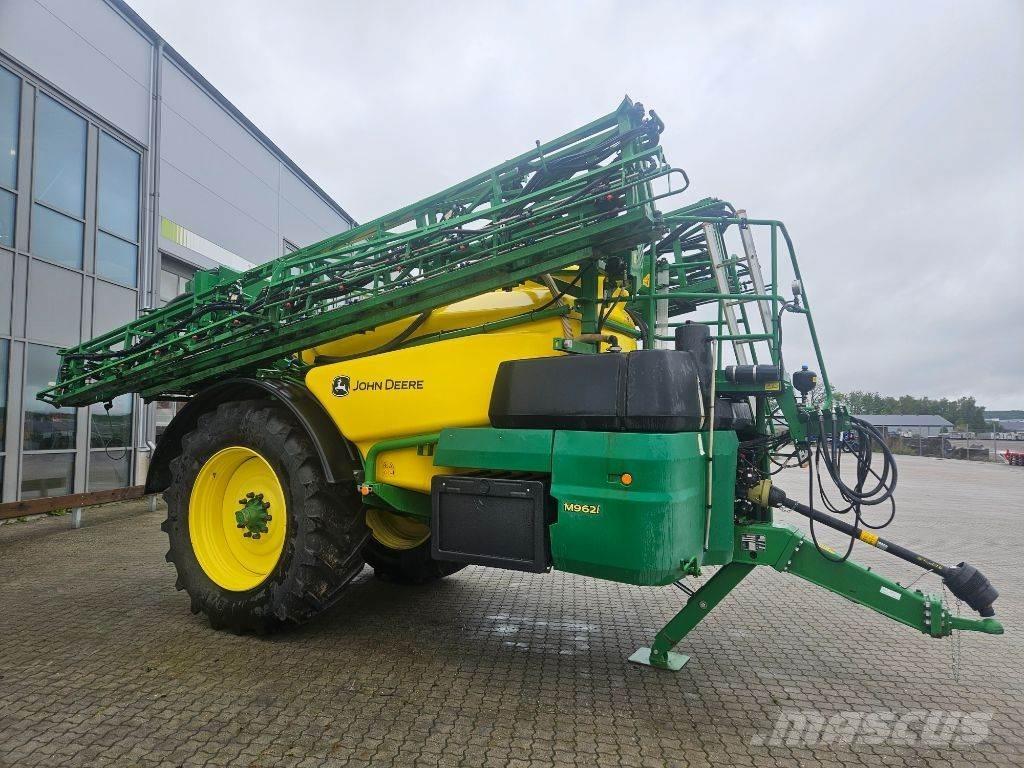 John Deere M692i الرشاشات
