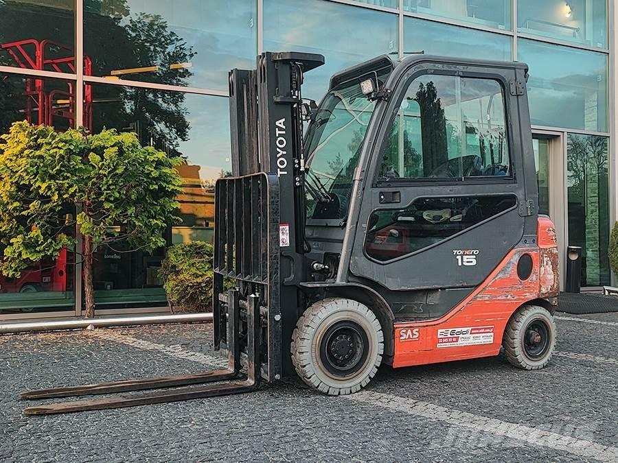 Toyota 02-8FGF15 شاحنات LPG