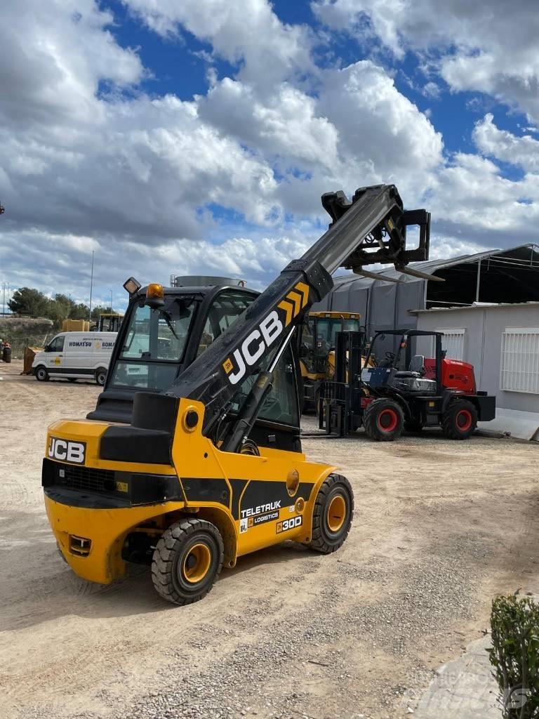 JCB TLT 30 D مناولات متداخلة