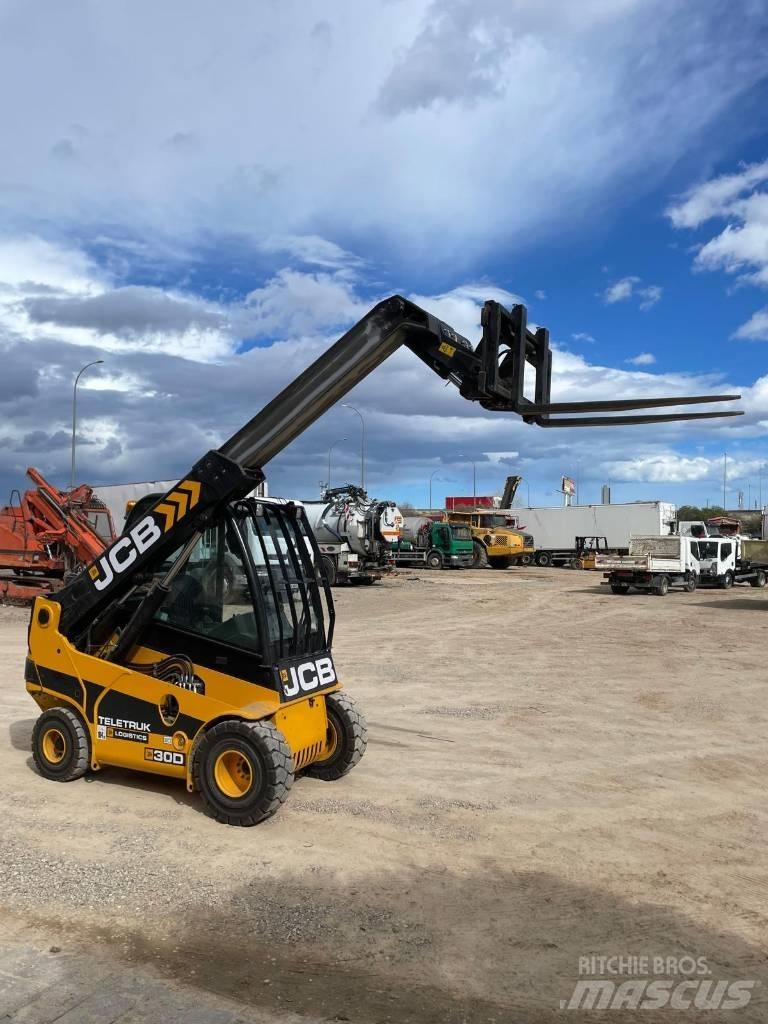 JCB TLT 30 D مناولات متداخلة