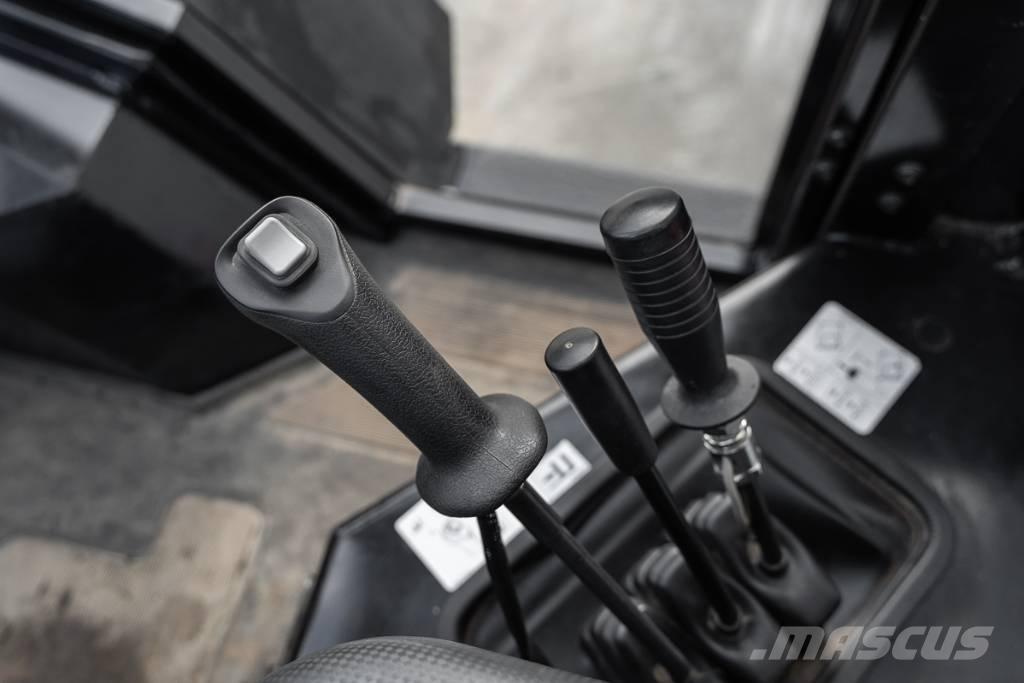 Manitou M 30-4 شاحنات الديزل
