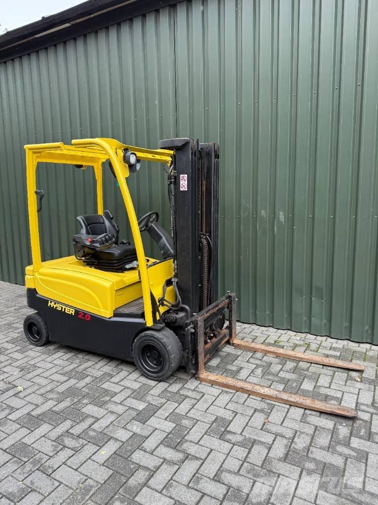 Hyster J 2.00 XN شاحنات ذات رافعات شوكية تعمل بالكهرباء