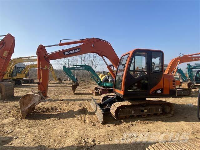 Doosan DX80 حفارات وسط 7 طن - 12 طن