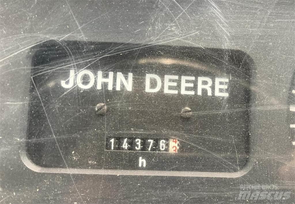 John Deere 6300 الجرارات