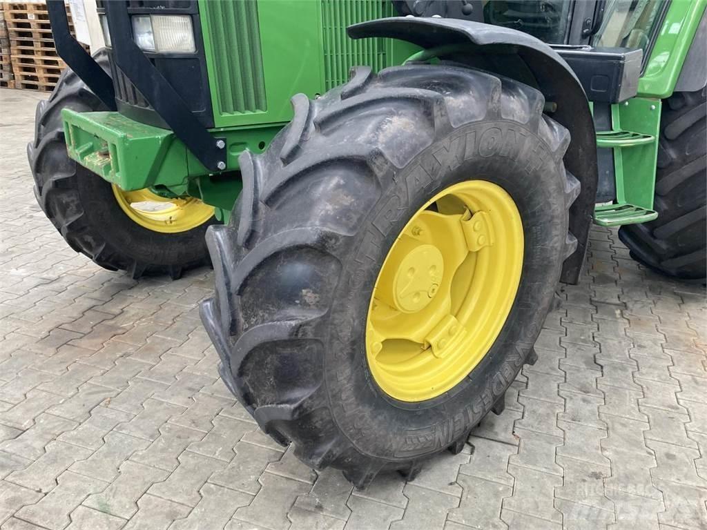 John Deere 6300 الجرارات