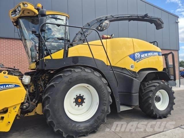 New Holland FR700 علافات ذاتية الدفع