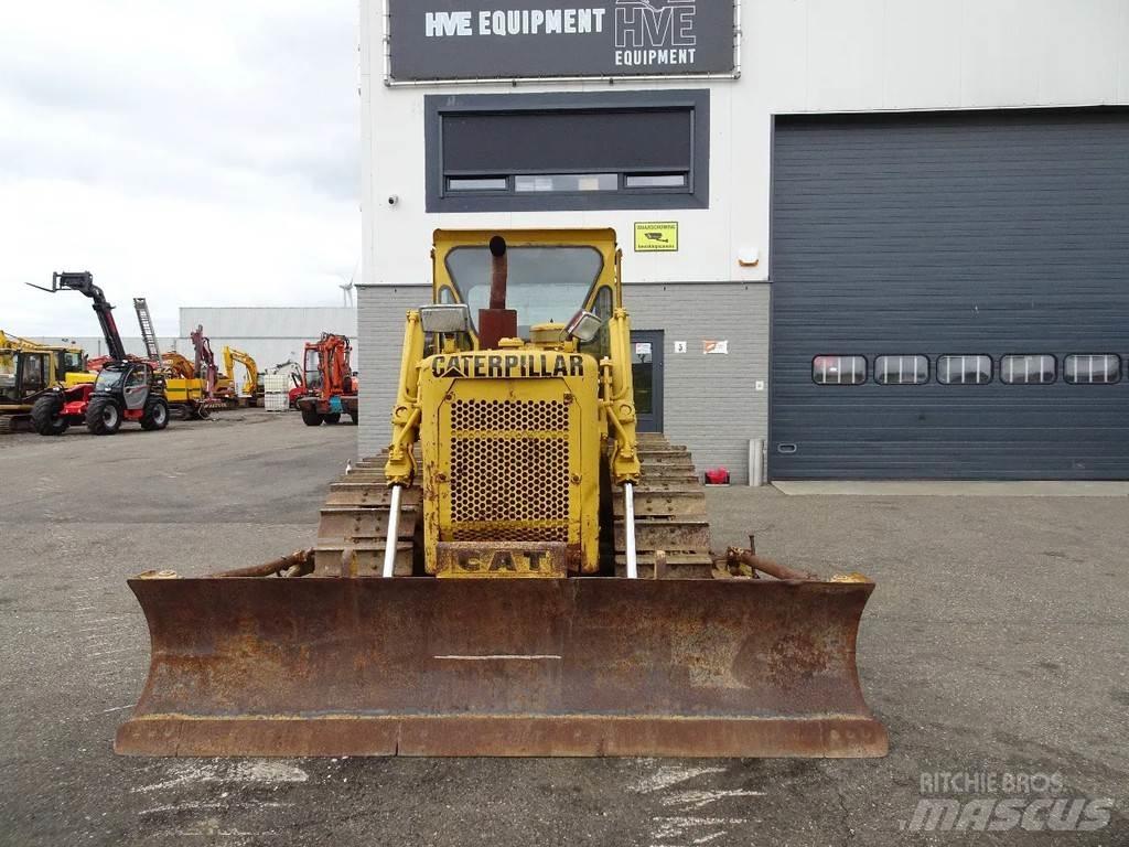 CAT D4D بلدوزرات مجنزرة