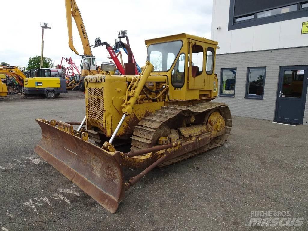 CAT D4D بلدوزرات مجنزرة