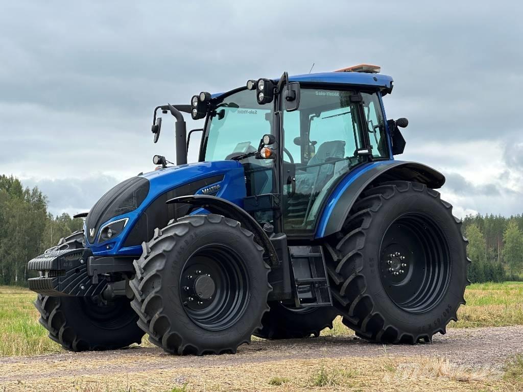 Valtra A 114 الجرارات