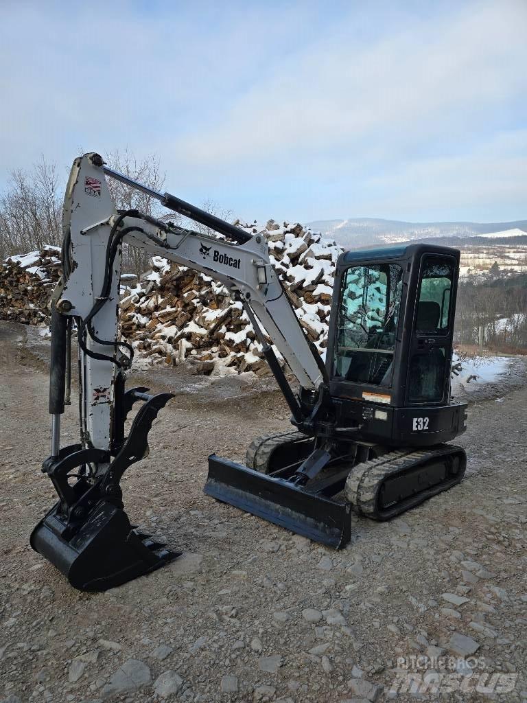 Bobcat E 32 حفارات صغيرة أقل من 7 طن (حفارات صغيرة)