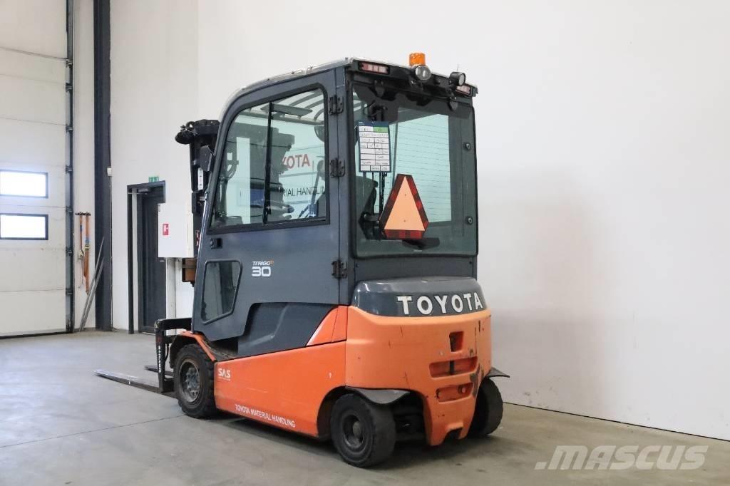Toyota 8FBMT30 شاحنات ذات رافعات شوكية تعمل بالكهرباء
