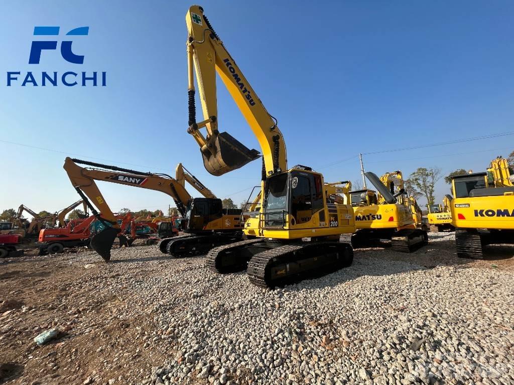 Komatsu PC 200-8 حفارات زحافة