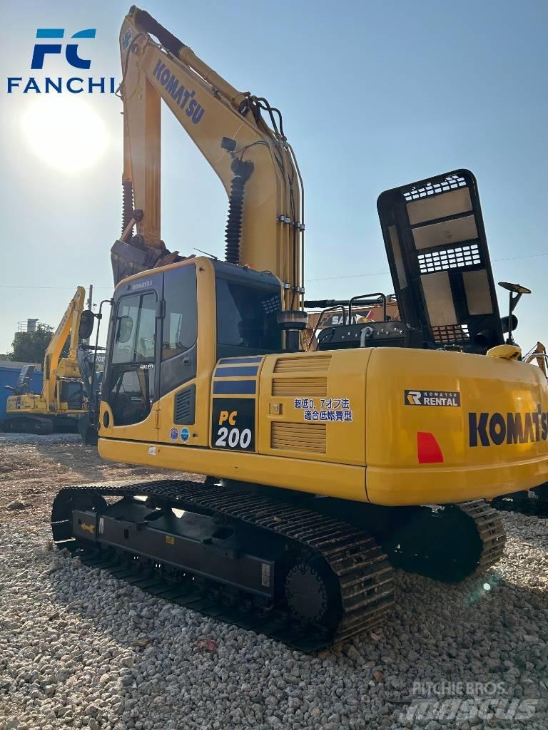 Komatsu PC 200-8 حفارات زحافة