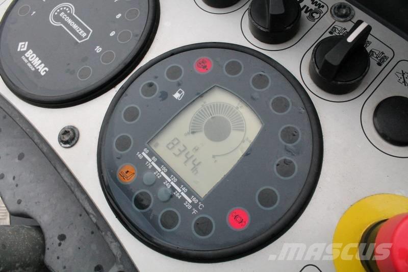 Bomag BW 120 AD-5 مداحل ثنائية الاسطوانة