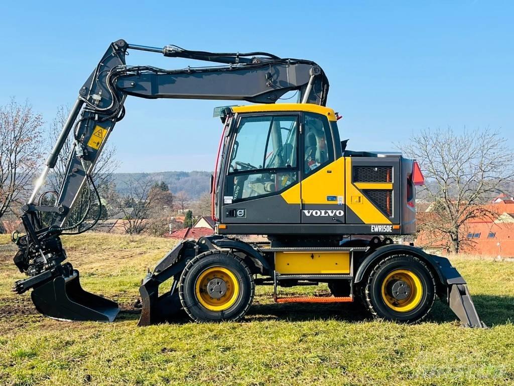 Volvo EWR 150 E حفارات بعجل