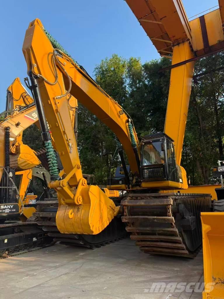 CAT 320 D الحفارات البرمائية