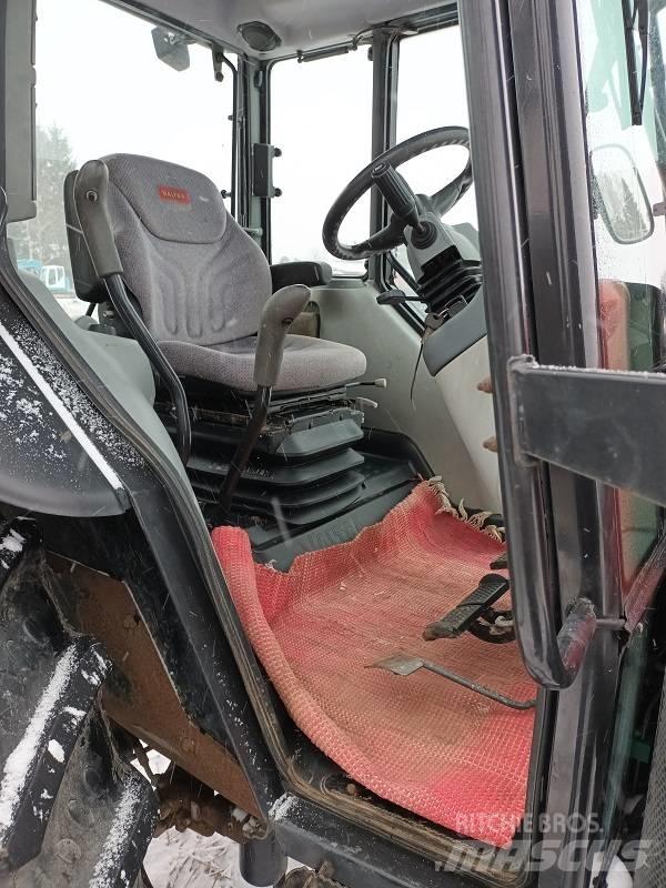 Valtra A 93 HITECH الجرارات