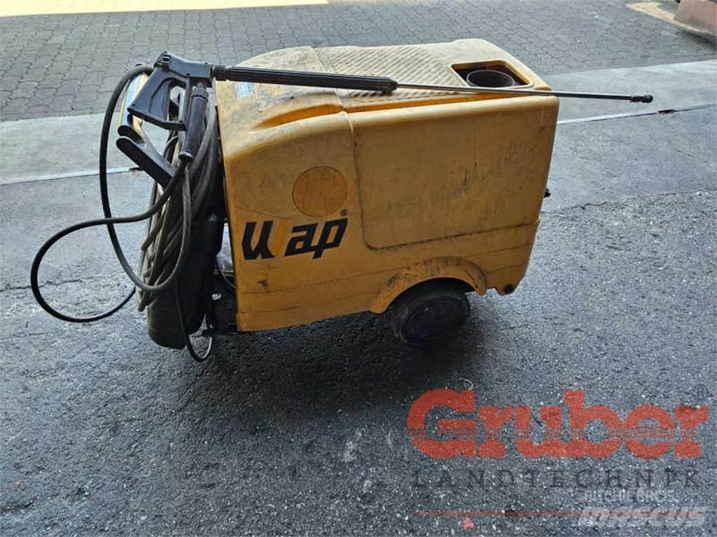  WAP DX 810 ماكينات وملحقات مواش أخرى