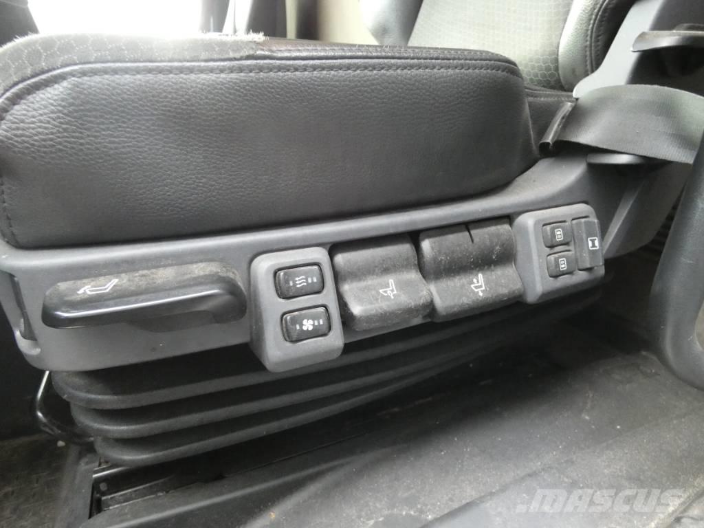 Scania P 250 شاحنات مسطحة/مفصلية الجوانب