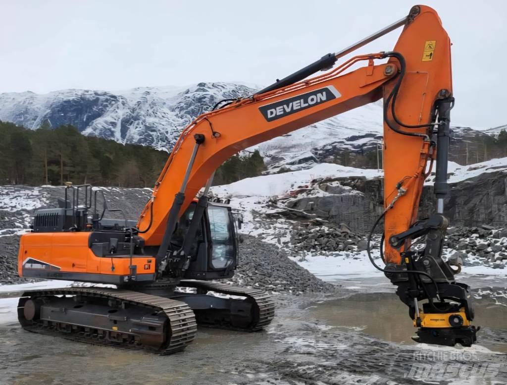 Develon DX 300 LC-7 حفارات زحافة