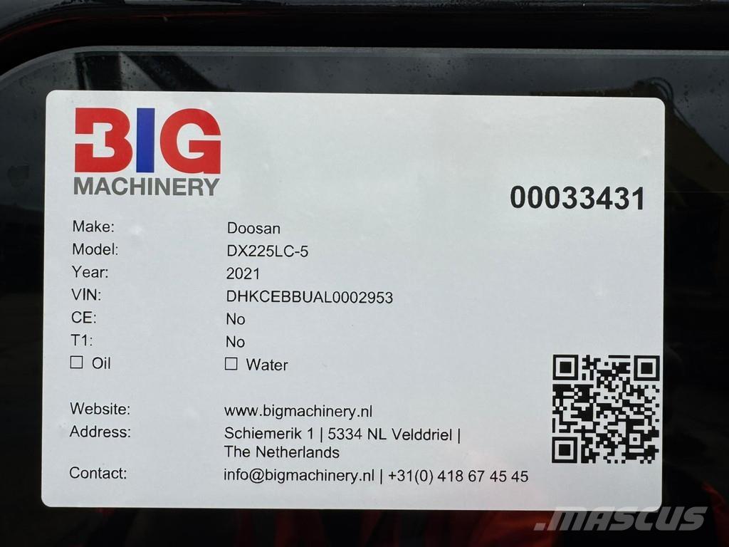 Doosan DX225LC-5 حفارات زحافة