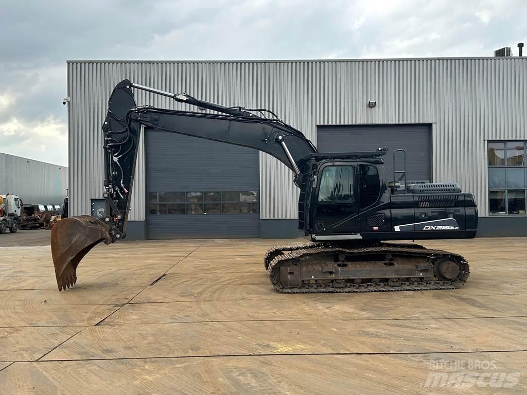 Doosan DX225LC-5 حفارات زحافة