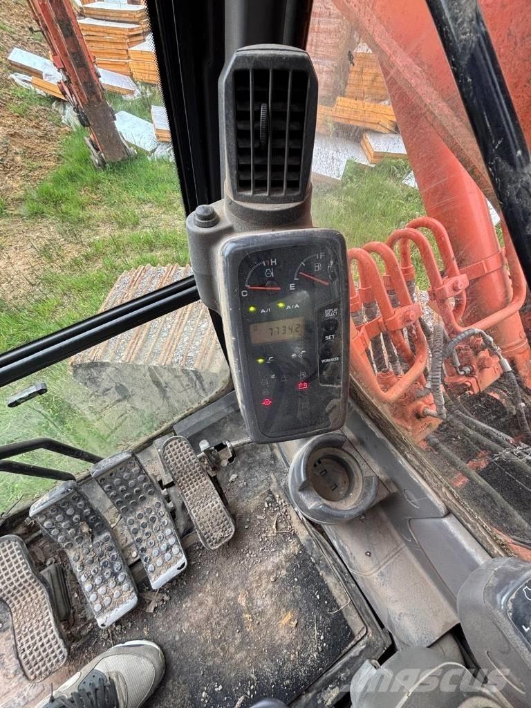 Hitachi Zaxis 180 LC حفارات زحافة