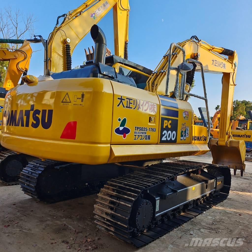Komatsu PC 200-8 حفارات زحافة