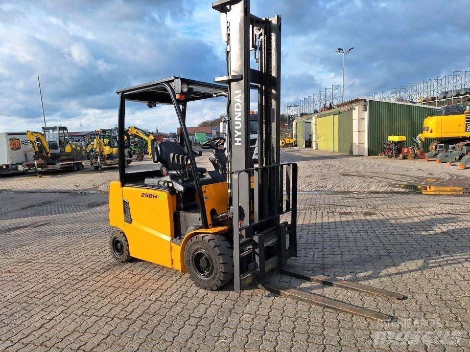 Hyundai 25 BH-9 أخرى