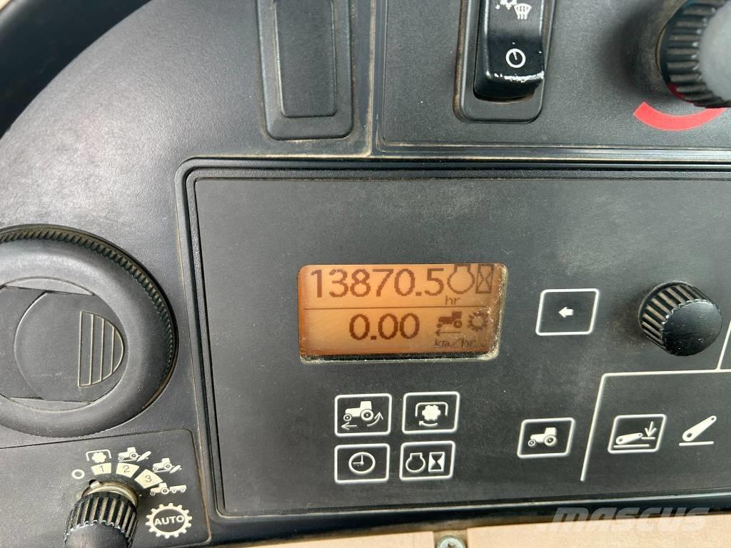 John Deere 7930 الجرارات