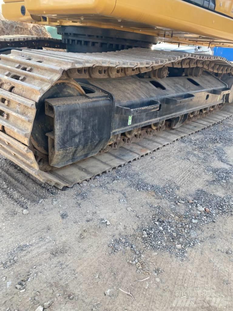 CAT 320 GC حفارات زحافة
