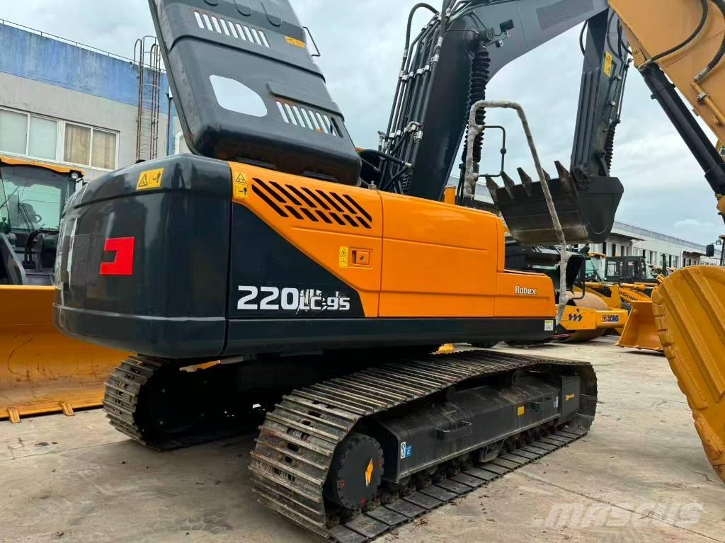 Hyundai R220LC-9S حفارات وسط 7 طن - 12 طن