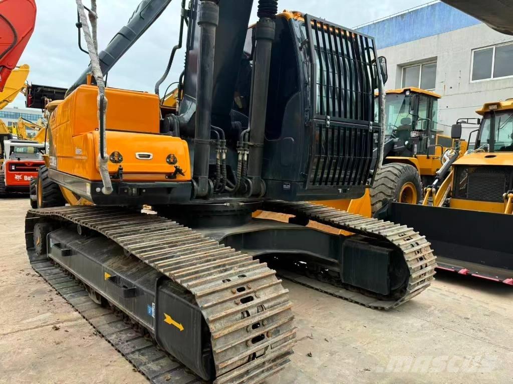 Hyundai R220LC-9S حفارات وسط 7 طن - 12 طن